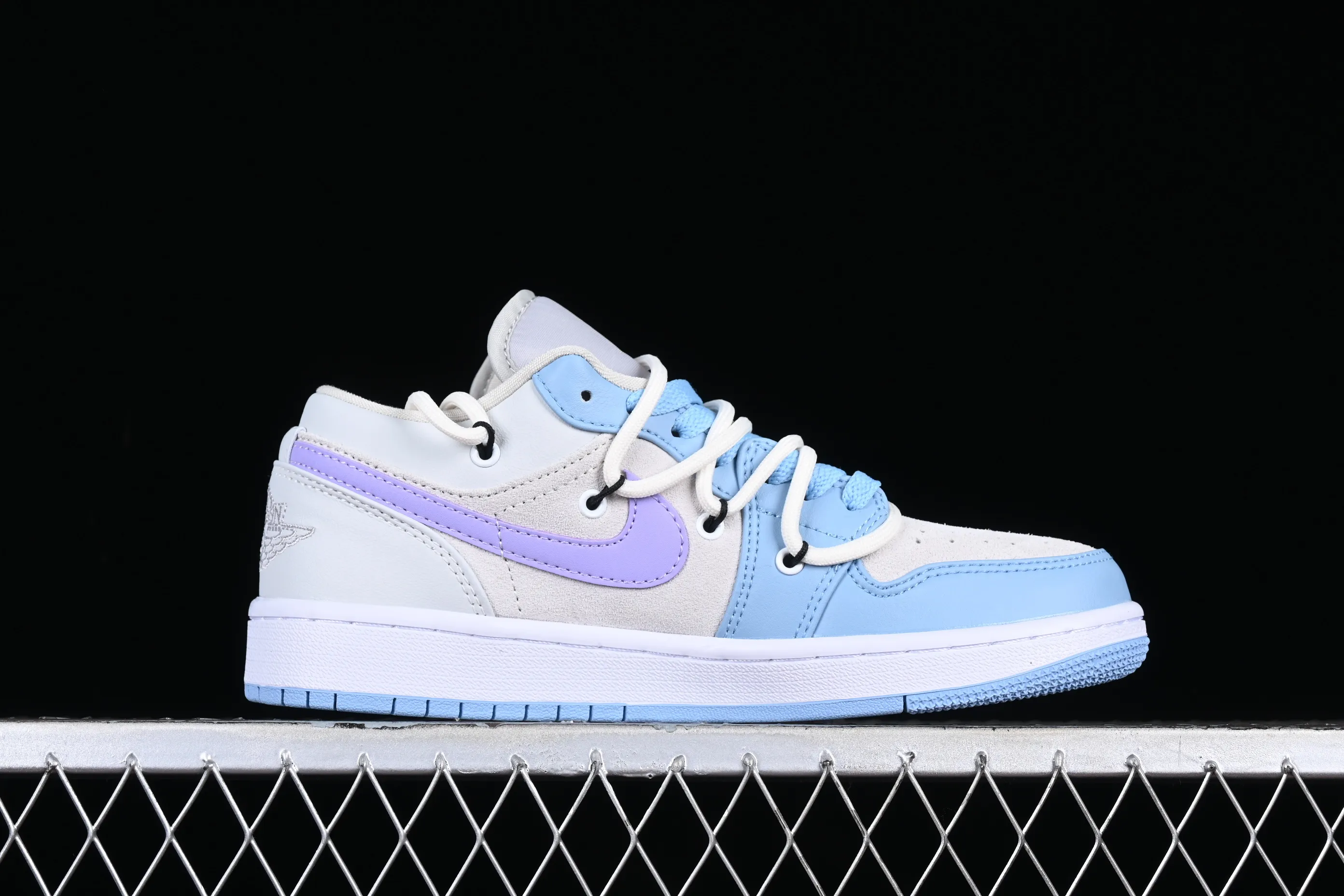 All categories Air Jordan Jordan series basketball shoes Air Jordan 1 Low Z version Air Jordan 1 Low AJ1 Joe 1 University blue strap purple hook low-top basketball shoes DC0774-050